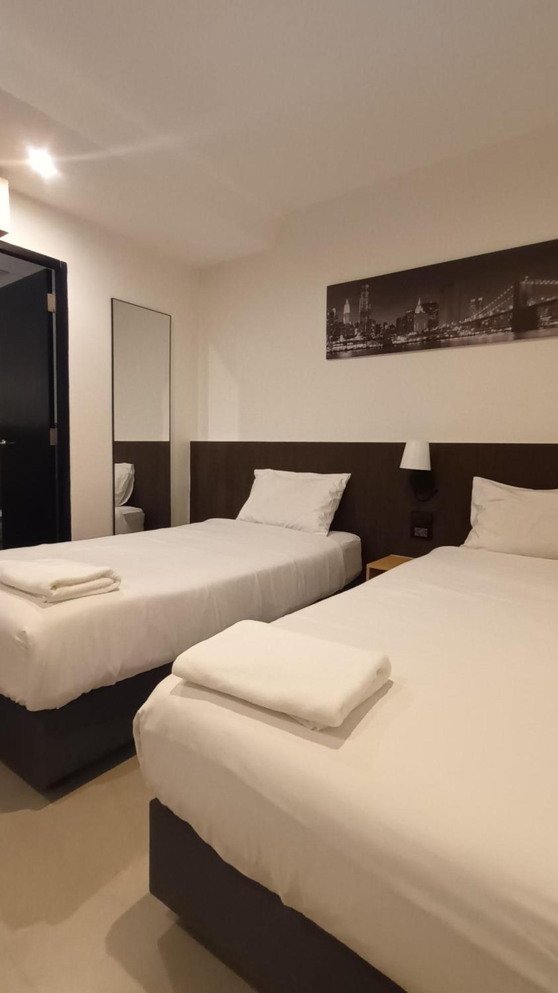 Standard Twin Room